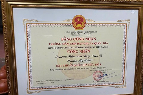 TRƯỜNG MẦM NON HỢP TIẾN B- VINH DỰ ĐOÁN BĂNG CÔNG NHẬN TRƯỜNG ĐẠT CHUẨN MỨC ĐỘ 1 NĂM 2024