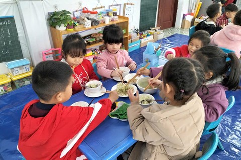 HOẠT ĐỘNG BỮA ĂN GIA ĐÌNH  KHỐI  MẪU GIÁO 5 TUỔI