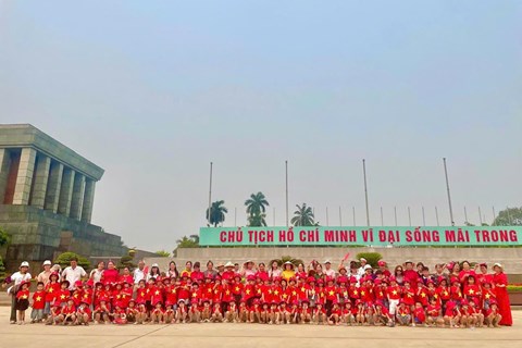 HOẠT ĐỘNG TRẢI NGHIỆM TẠI LĂNG BÁC VÀ CÁNH BUỒM XANH TRƯỜNG MẦM NON HỢP TIẾN B NĂM HỌC 2025 - 2026