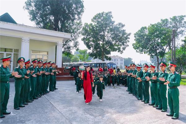 VIDEO TRẢI NGHIỆM TẠI TT HUẬN LUYỆN QUÂN SỰ 4